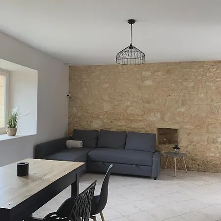 Maison Chaleureuse à La Campagne Payrignac