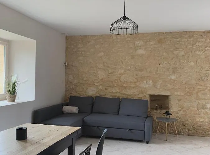 Maison Chaleureuse à La Campagne Payrignac